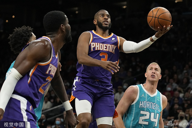 麦凯恩在一 麦凯恩在一