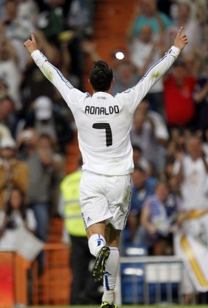 其中最令他 其中最令他